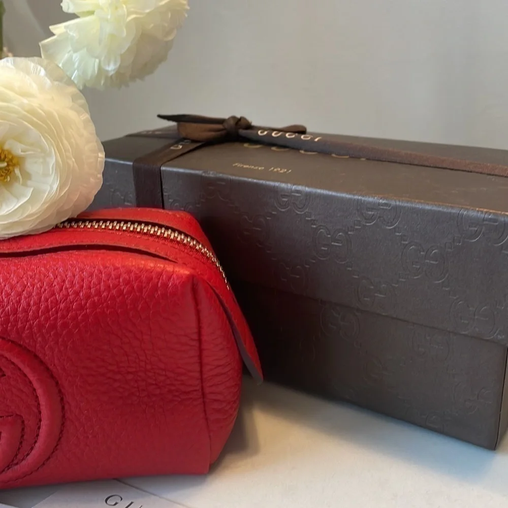 ❤️ NWT Gucci Authentic Cosmetic Bag Red Leather with Gucci Logo